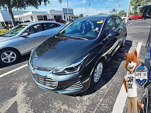 Used 2019 Chevrolet Cruze LT w/ Convenience Package FWD image 1