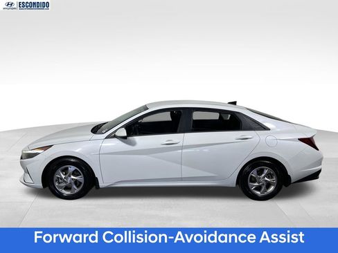 Used 2021 Hyundai Elantra SE FWD image 2