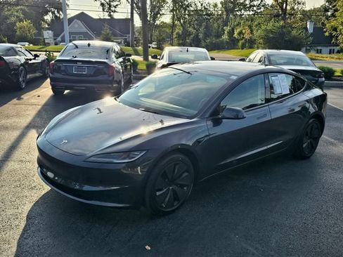 Used 2024 Tesla Model 3 Standard Range RWD image 4