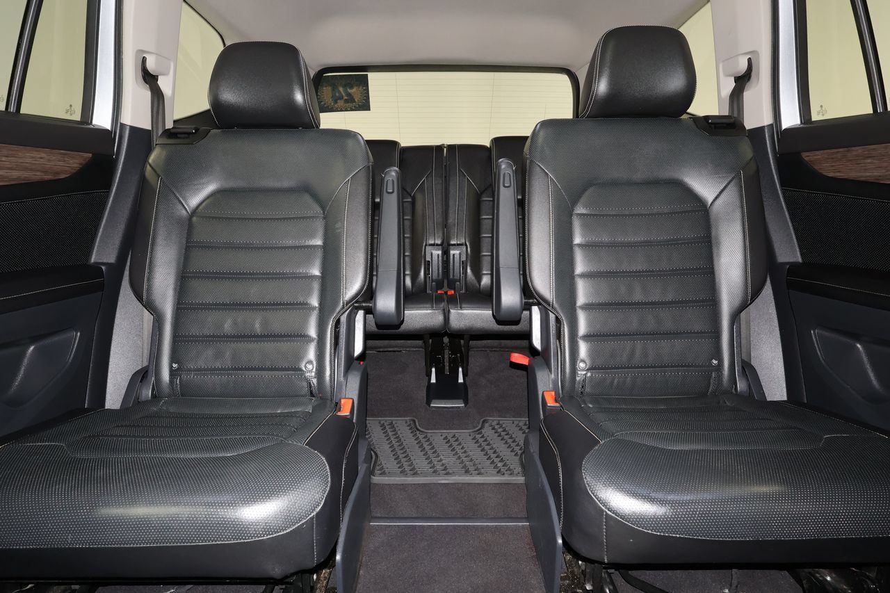 Used 2024 Volkswagen Atlas SEL AWD/4WD image 31