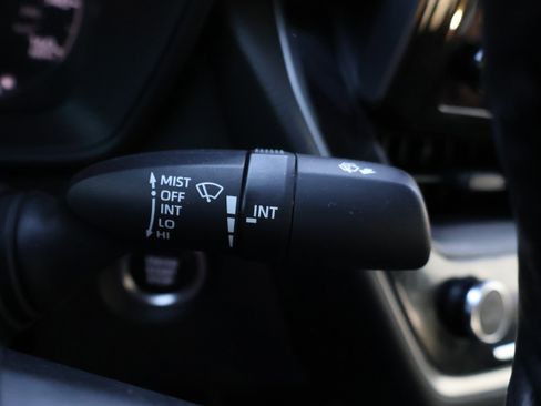 Used 2023 Toyota Corolla SE image 34