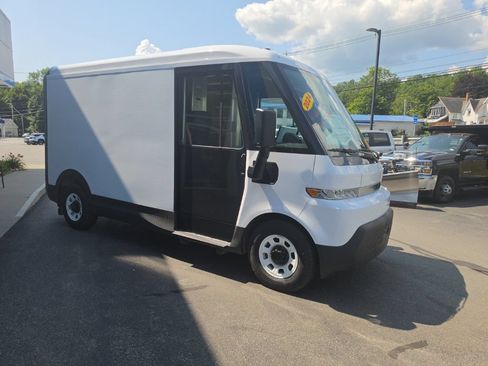 Used 2024 Chevrolet Brightdrop 400 w/ Commercial Equipment Package AWD/4WD image 8