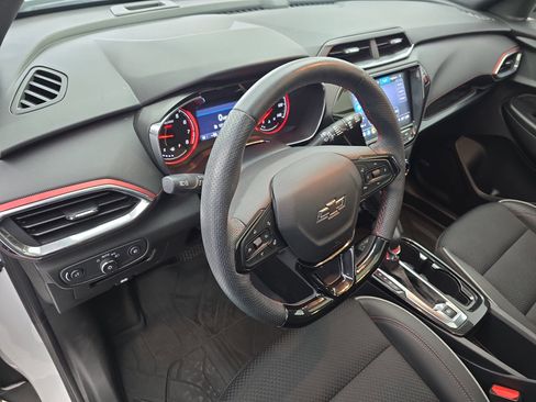 Used 2023 Chevrolet TrailBlazer RS w/ Sun and Liftgate Package image 16