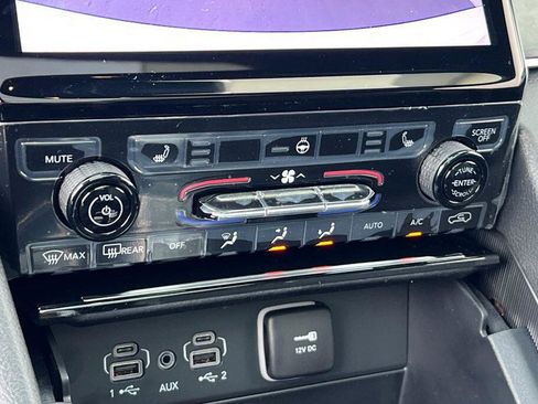 New 2025 Jeep Grand Cherokee Limited image 21