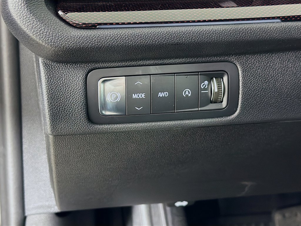 New 2026 Chevrolet Traverse RS w/ LPO, Floor Liner Package AWD/4WD image 11