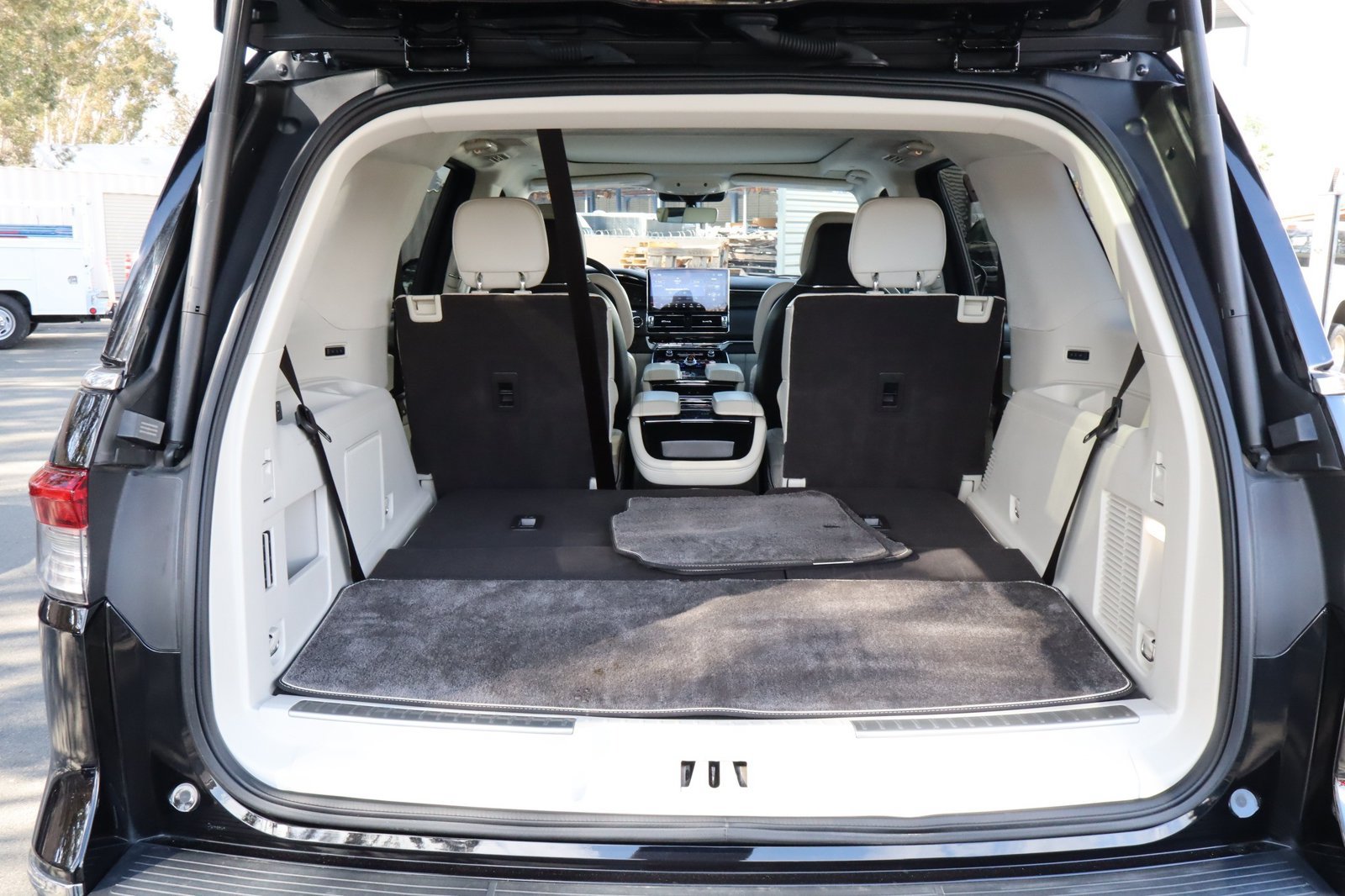 Used 2023 Lincoln Navigator Black Label AWD/4WD image 37