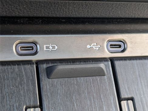 Used 2024 Lexus GX 550 w/ Accessory Package (Z1) image 27