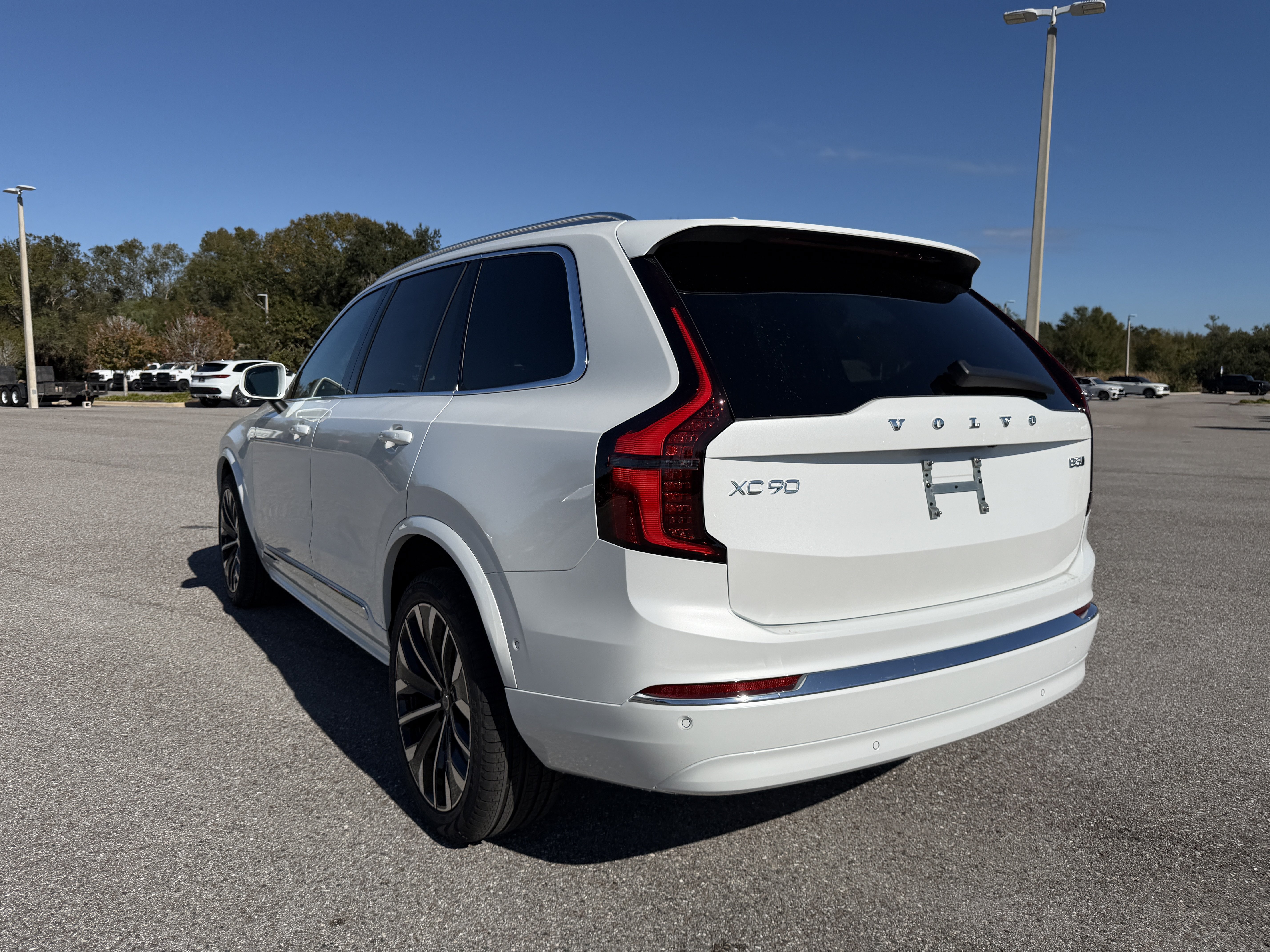 New 2026 Volvo XC90 B5 Ultra w/ Protection Package AWD/4WD image 5