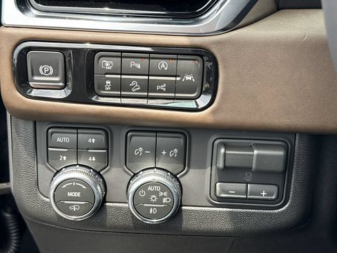 New 2026 GMC Yukon Denali Ultimate AWD/4WD image 19