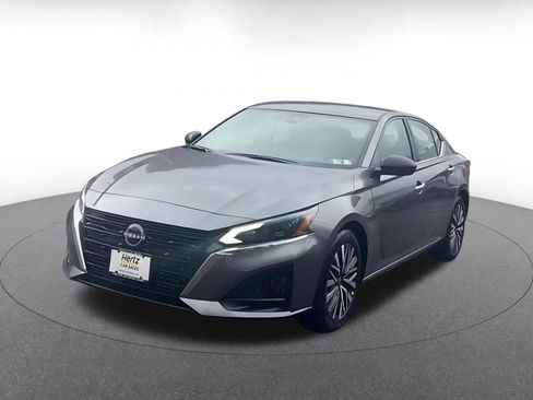 Used 2025 Nissan Altima 2.5 SV FWD image 5