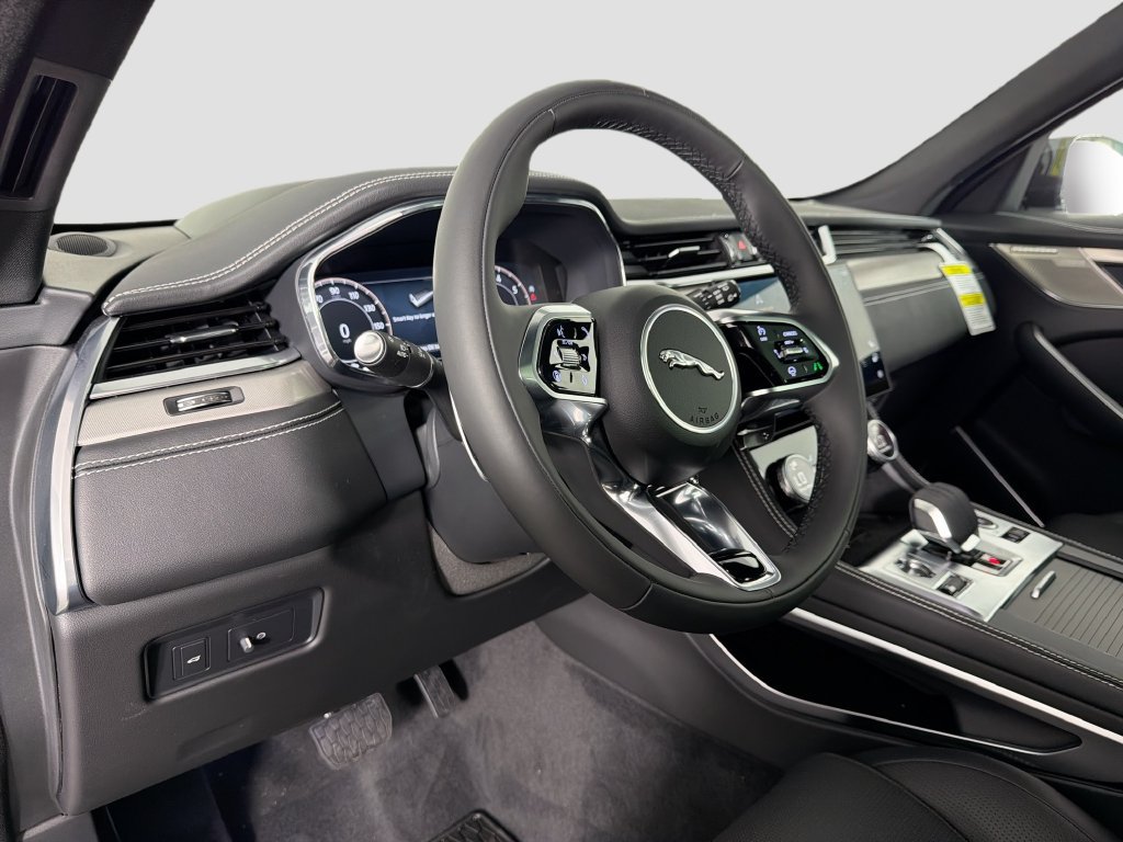 New 2026 Jaguar F-PACE R-Dynamic S AWD/4WD image 9
