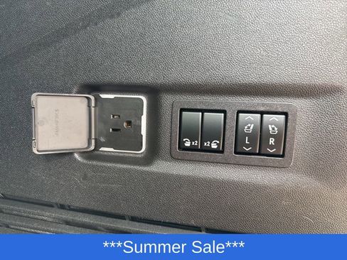 Used 2023 GMC Yukon XL Denali image 46