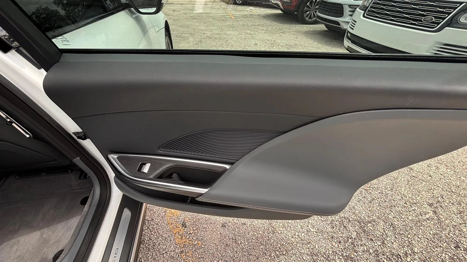 Used 2023 Lucid Air Pure AWD/4WD image 17