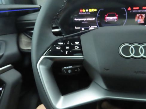 Certified 2025 Audi Q5 Premium Plus w/ Premium Plus image 12