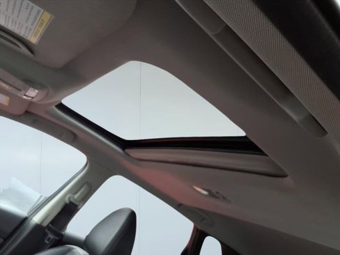 Used 2022 Nissan Rogue Sport SL w/ Premium Package image 19