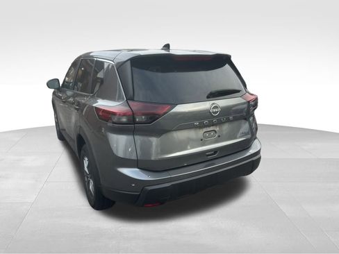 Used 2024 Nissan Rogue S image 15