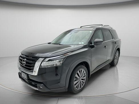 Used 2024 Nissan Pathfinder SL w/ SL Premium Package AWD/4WD image 3