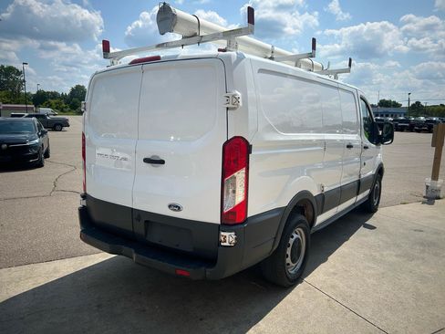 Used 2017 Ford Transit 250 130 Low Roof RWD image 5
