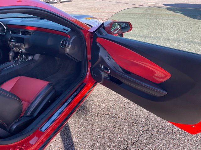 Used 2010 Chevrolet Camaro SS w/ RS Package RWD image 13