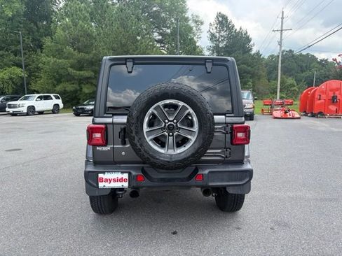 Used 2019 Jeep Wrangler Unlimited Sahara w/ Cold Weather Group AWD/4WD image 17