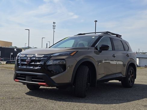 Used 2025 Nissan Rogue SV w/ Rock Creek Premium Package image 10