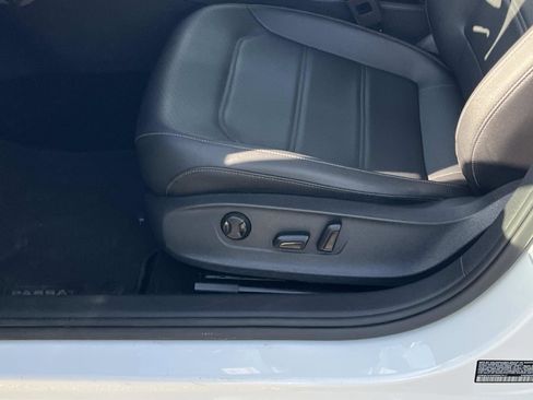 Certified 2022 Volkswagen Passat 2.0T SE image 16