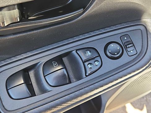 Used 2024 Nissan Versa S FWD image 17
