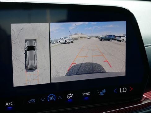 New 2026 Chevrolet Traverse Z71 w/ Enhanced Driving Package AWD/4WD image 29