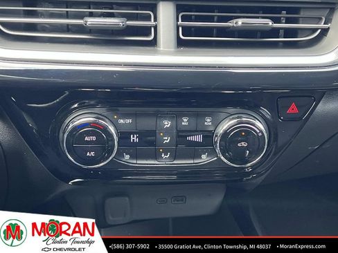 Used 2024 Chevrolet Trax RS w/ Driver Confidence Package image 22