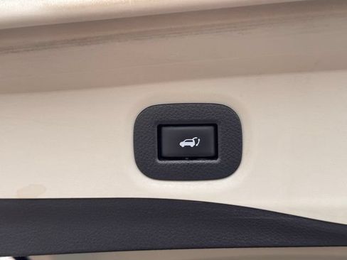 Used 2018 Nissan Rogue SV FWD image 34