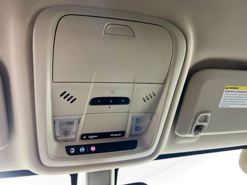 Used 2018 Buick Regal Preferred image 22