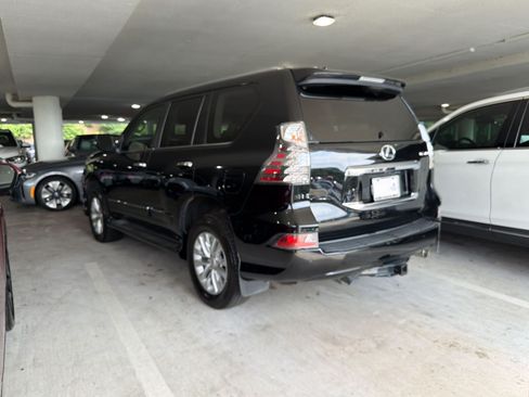 Used 2017 Lexus GX 460 Premium AWD/4WD image 2