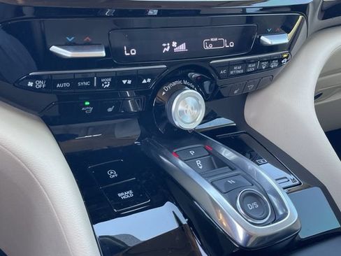 Used 2025 Acura MDX FWD image 18