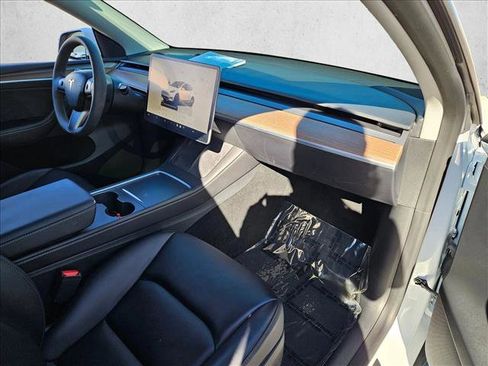 Used 2023 Tesla Model Y Performance image 20