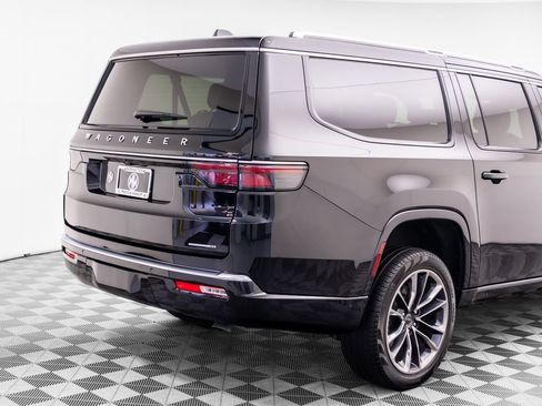 Used 2024 Jeep Wagoneer L Series III w/ Premium Group I AWD/4WD image 41