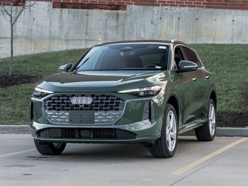 Used 2025 Audi Q5 Premium Plus w/ Premium Plus image 7