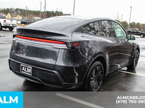 Used 2026 Tesla Model Y Long Range image 6