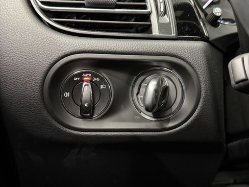 Certified 2025 Porsche Macan image 50