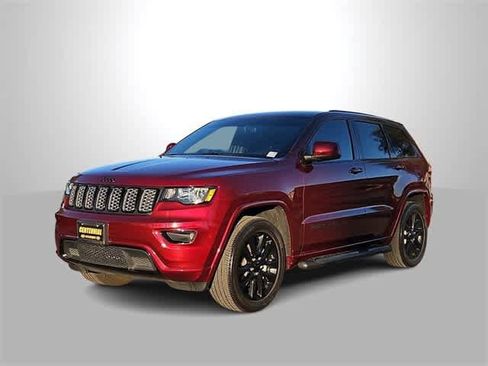 Used 2019 Jeep Grand Cherokee Altitude image 4