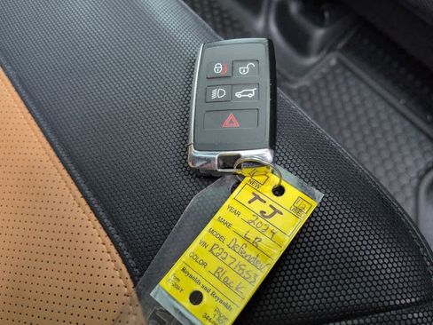 Certified 2024 Land Rover Defender 130 X-Dynamic SE AWD/4WD image 39