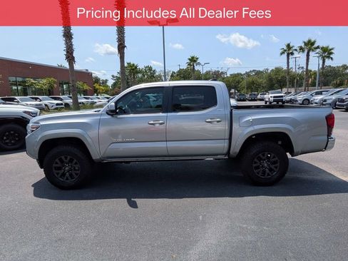 Certified 2022 Toyota Tacoma SR5 AWD/4WD image 8