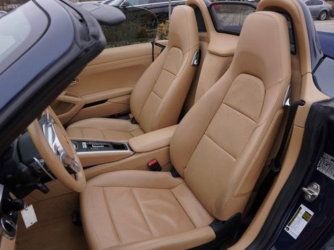 Used 2016 Porsche Boxster image 24