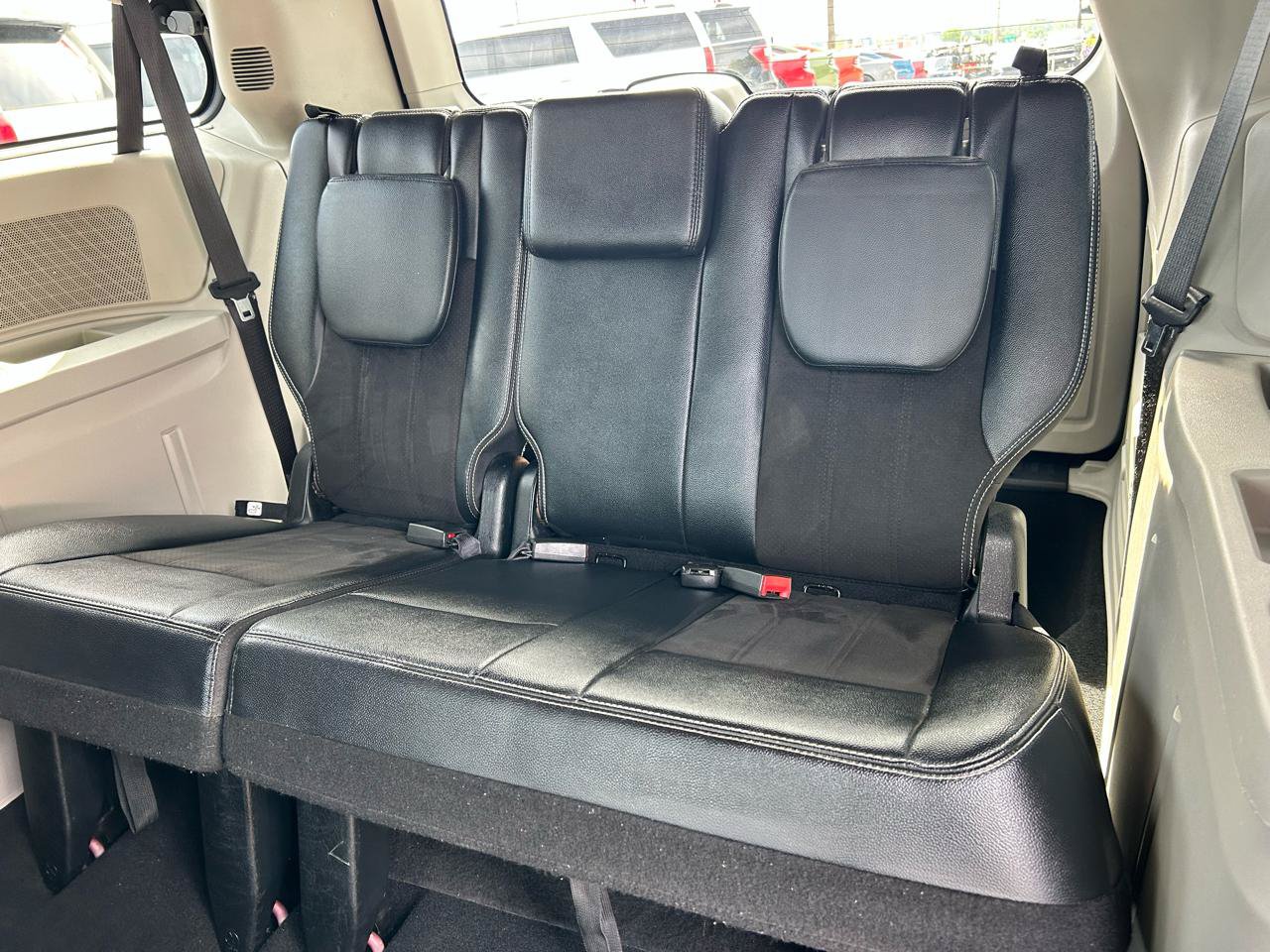 Used 2020 Dodge Grand Caravan SXT FWD image 15