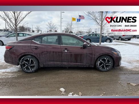 Used 2025 Nissan Sentra SV image 5