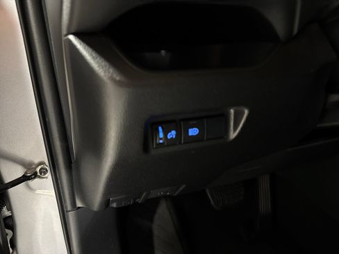 Used 2019 Toyota RAV4 LE w/ All Weather Liner Package AWD/4WD image 18