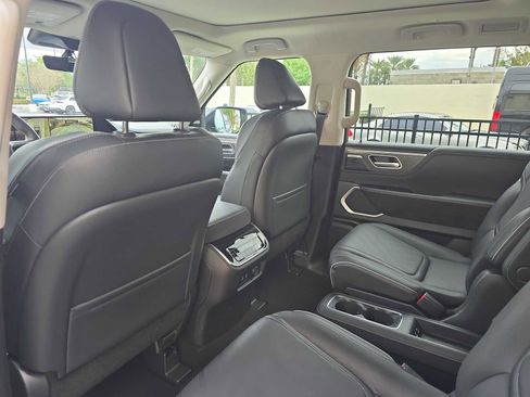 Certified 2025 INFINITI QX80 Luxe image 11