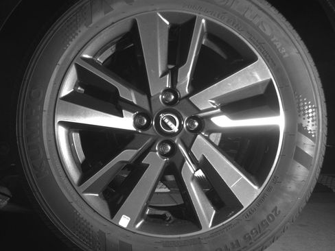 Used 2025 Nissan Versa SV image 14