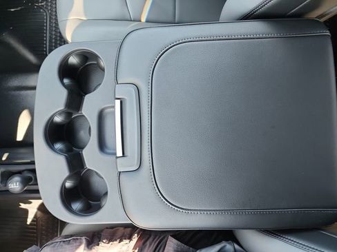 Used 2024 RAM 3500 Tradesman w/ Chrome Appearance Group image 21