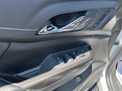 Used 2020 GMC Acadia SLT w/ Premium Package FWD image 10