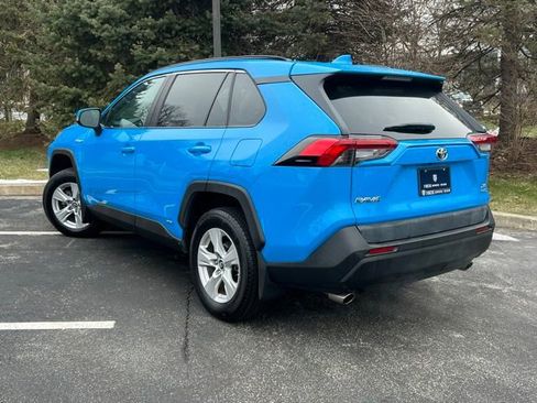 Used 2019 Toyota RAV4 XLE image 3
